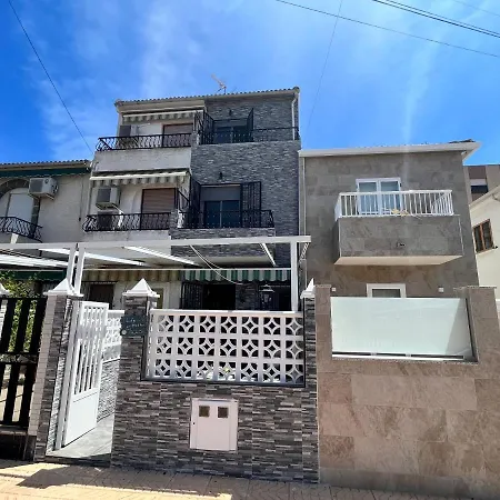 Holiday home Prachtig Gemoderniseerde Woning Op 250 Meter Het Santa Pola