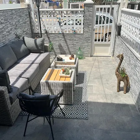 Prachtig Gemoderniseerde Woning Op 250 Meter Het Holiday home