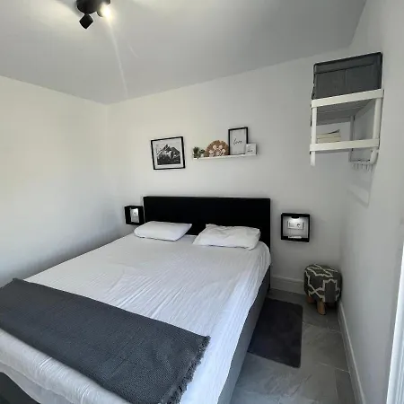 Holiday home Prachtig Gemoderniseerde Woning Op 250 Meter Het Santa Pola