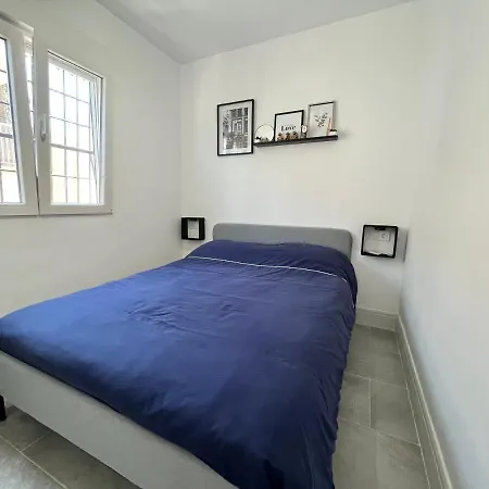 Holiday home Prachtig Gemoderniseerde Woning Op 250 Meter Het
