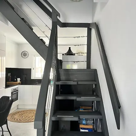 Prachtig Gemoderniseerde Woning Op 250 Meter Het *