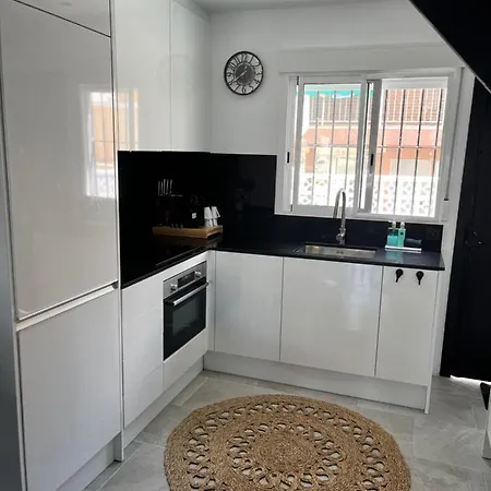 Holiday home Prachtig Gemoderniseerde Woning Op 250 Meter Het Santa Pola